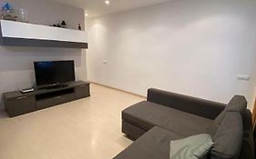 Cozy Apartment At A Great Location!