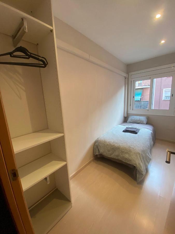 Cozy Apartment At A Great Location! L'Hospitalet de Llobregat Exterior photo