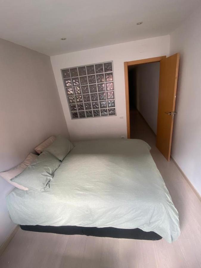 Cozy Apartment At A Great Location! L'Hospitalet de Llobregat Exterior photo