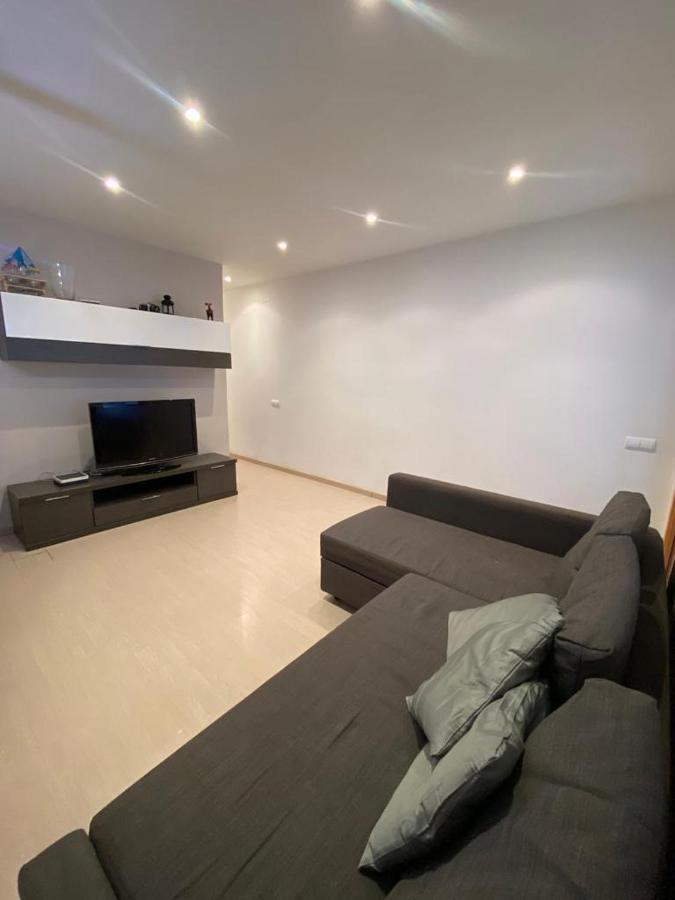 Cozy Apartment At A Great Location! L'Hospitalet de Llobregat Exterior photo