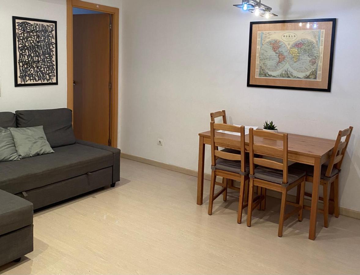 Cozy Apartment At A Great Location! L'Hospitalet de Llobregat Exterior photo