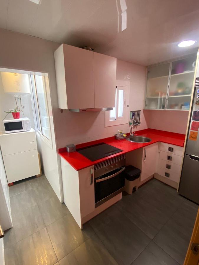 Cozy Apartment At A Great Location! L'Hospitalet de Llobregat Exterior photo